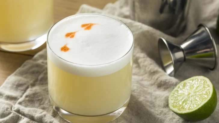 Amargo de Angostura, el brebaje creado en Venezuela que se convirtió en un imprescindible para el pisco sour y otros cocteles