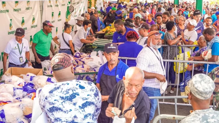 Miles de personas se beneficiaron de la feria “Inespre Está Padrísimo” en Santo Domingo Este
