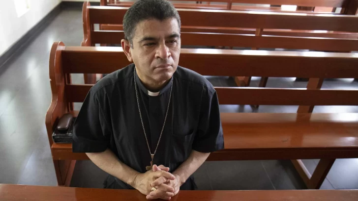 Régimen de Ortega devuelve a la cárcel a obispo Álvarez tras negarse a ser exiliado