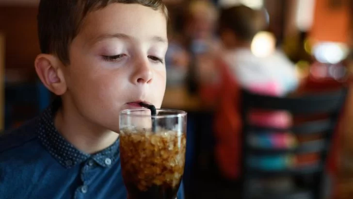 Qué es el aspartame, el endulzante que la OMS calificó como 