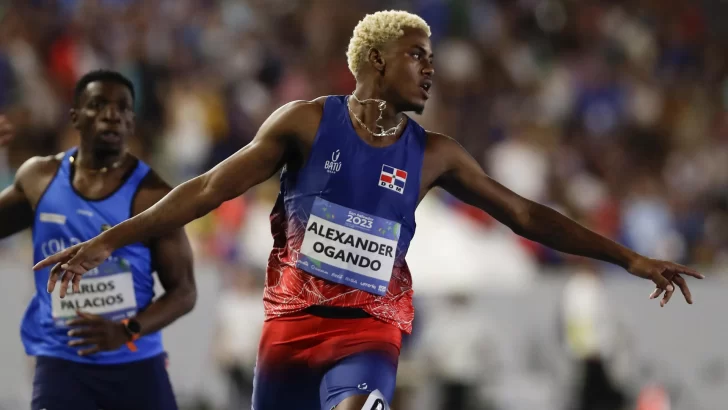 El dominicano Alexander Ogando gana la medalla de oro en los 200 metros de San Salvador