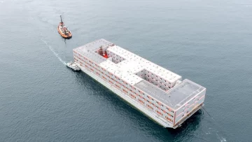 La polémica barcaza flotante donde Reino Unido alojará a solicitantes de asilo