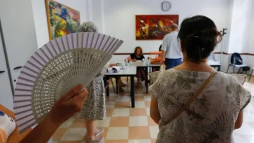 Elecciones en España: los primeros resultados indican igualdad entre los bloques de izquierda y derecha con el 30% de los votos contados