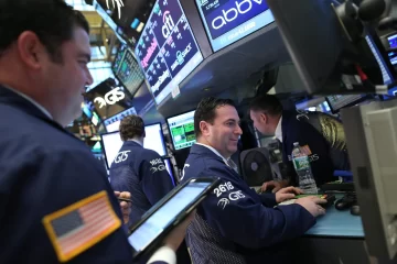 Wall Street abre en rojo y el Dow Jones baja un leve 0.06%