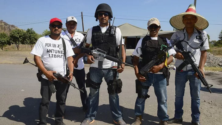 Qué fueron los polémicos grupos de autodefensa de Michoacán que fundó Hipólito Mora, asesinado en una emboscada en México