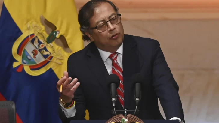 Colombia denuncia robo de un millón de armas del ejército, 