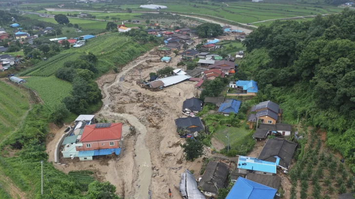 En Corea del Sur, inundaciones y lluvias torrenciales dejan 33 muertos