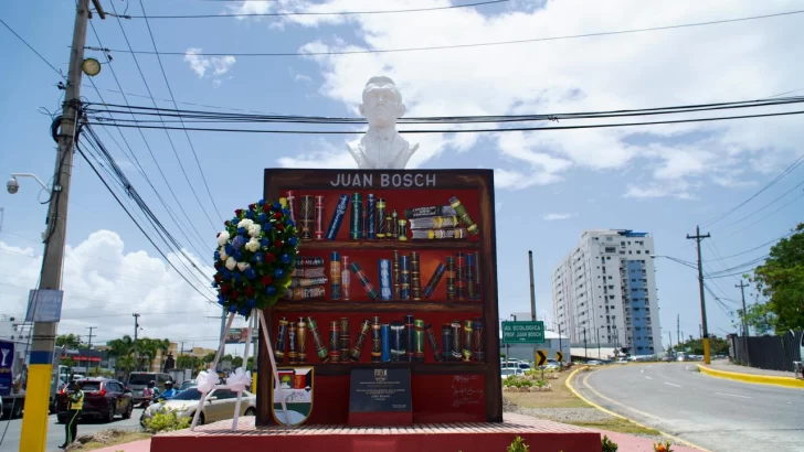 Monumento a Juan Bosch fue inaugurado en Santo Domingo Este