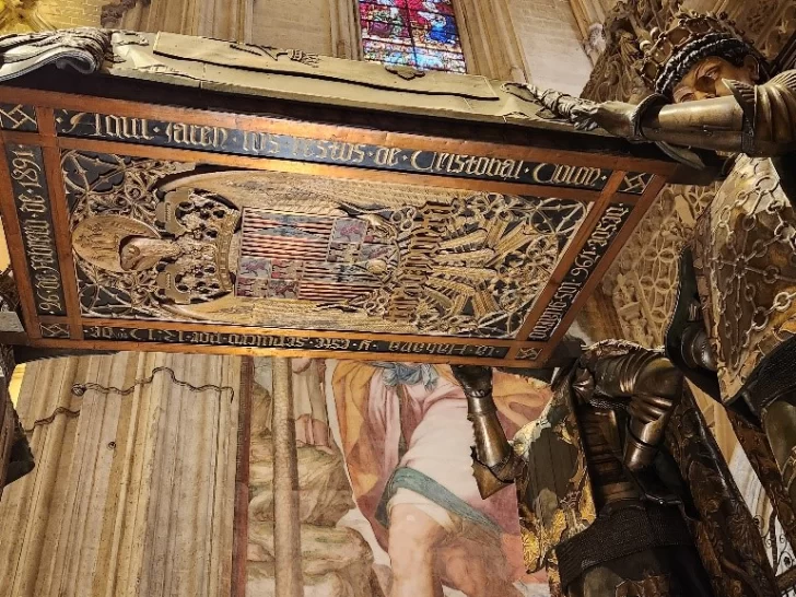 Catedral-de-Sevilla-Detalle-de-la-tumba-supuesta-728x546