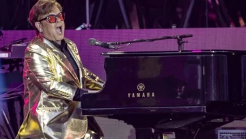 Elton John declara como testigo en el juicio contra Spacey por delitos sexuales