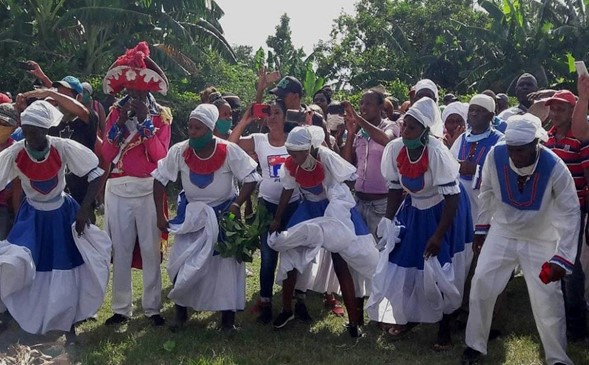 Grupo-musico-danzario-de-Gaga-en-el-poblado-de-Barrancas Grupo-musico-danzario-de-Gaga-en-el-poblado-de-Barrancas
