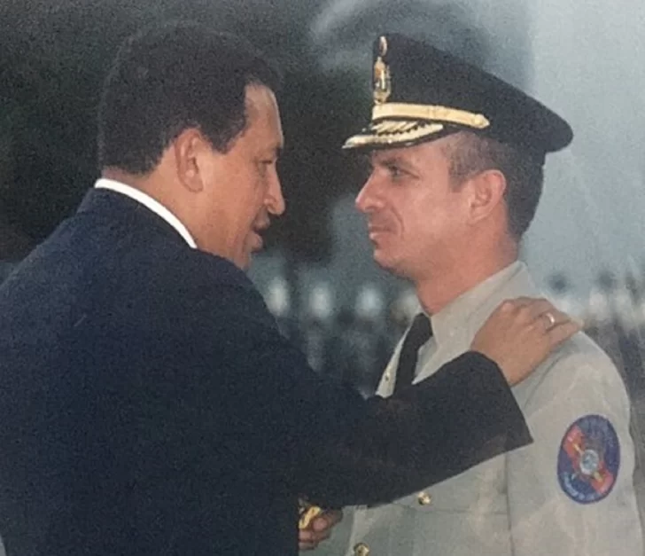 Jefe de la inteligencia militar de Chávez vuela a celda de EEUU