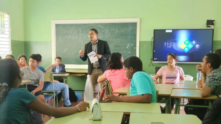 El complejo proceso de formar buenos maestros en la República Dominicana