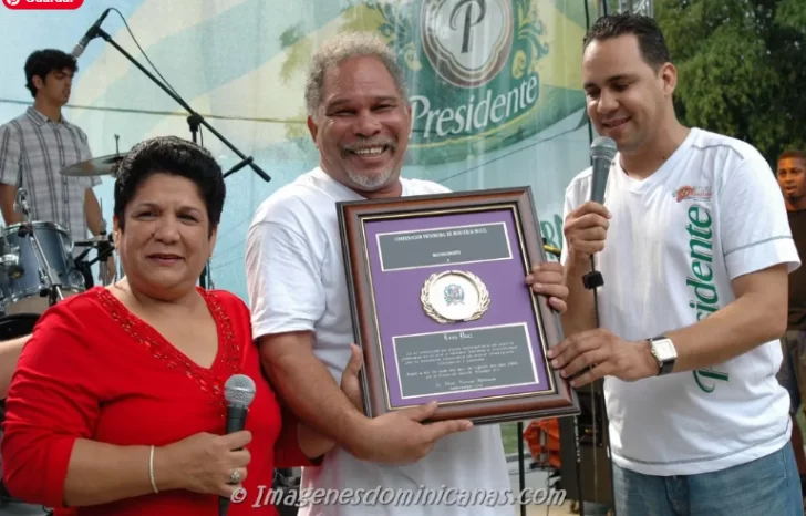 Luis-Dias-declarado-Padre-del-Rock-Dominicano.-Foto-Imagenes-Dominicanas-728x466