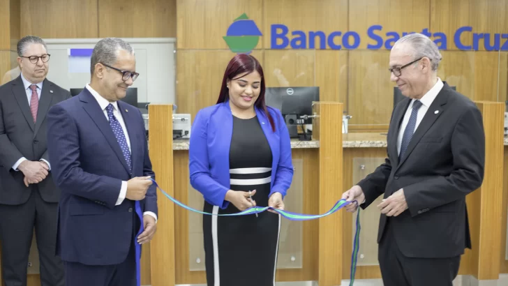 Banco Santa Cruz inaugura nuevo centro de negocios en Baní