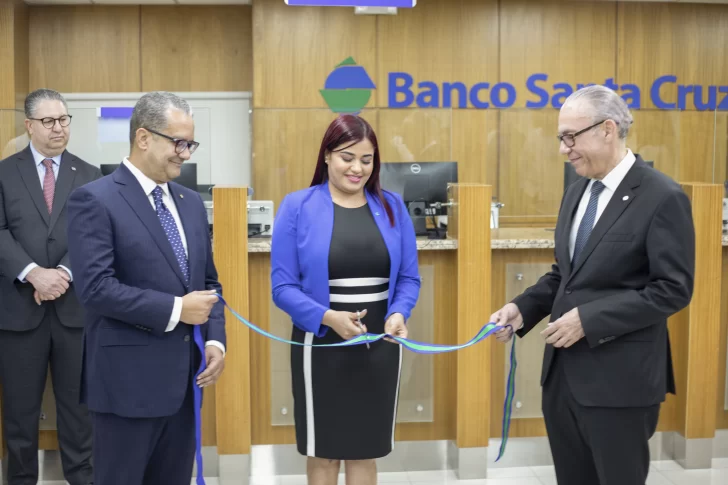 Banco Santa Cruz inaugura nuevo centro de negocios en Baní