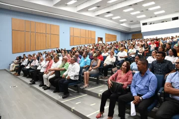 Monseñor Cecilio Raúl Berzosa Martínez impartió charla en la UCNE