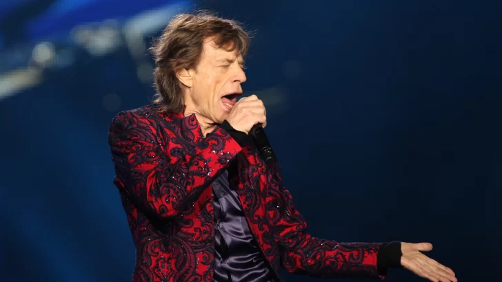 Mick Jagger, el más activo abuelo del rock, cumple 80 años sin bajar el ritmo