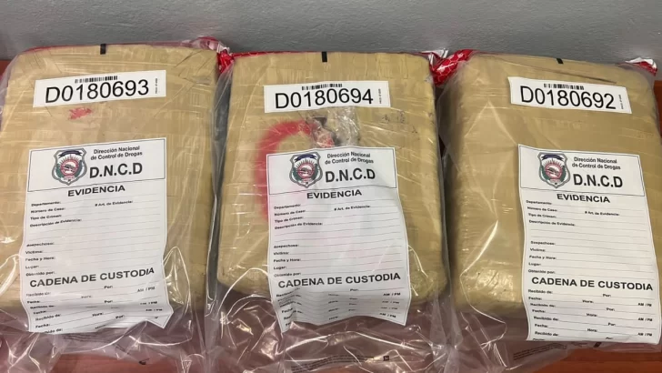 DNCD desmantela centro de distribución de drogas en Santiago y arrestan a 3 personas
