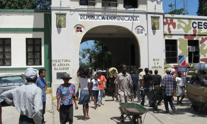 Este sábado, comerciantes haitianos compraron mercancías a los dominicanos en Dajabón