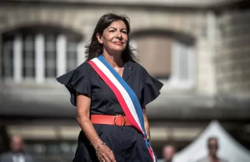 alcaldesa-de-Paris-Anne-Hidalgo-728x473