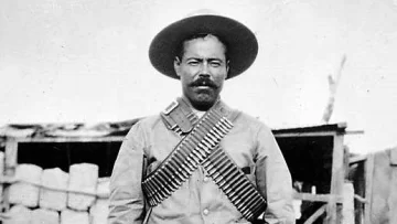 6 momentos que explican la leyenda de Pancho Villa, el líder de la Revolución Mexicana al que mataron con 150 balazos hace un siglo