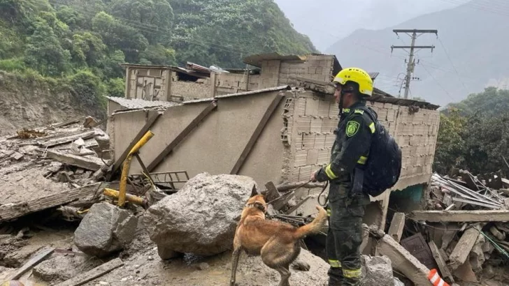 Las impactantes imágenes de los efectos de la avalancha en Colombia que dejó al menos 14 muertos y varios desaparecidos