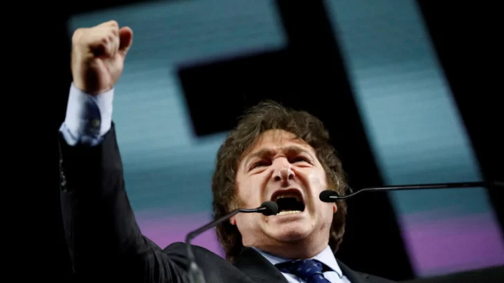 Último tramo de campaña electoral argentina se llena de excremento y golpes bajos