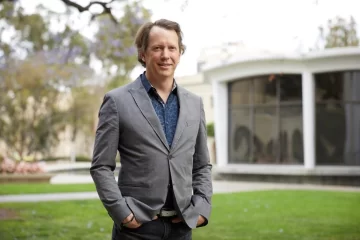 “Puedes leer todo lo que quieras, pero si no entiendes las ecuaciones, no entenderás a Einstein”: Sean Carroll, físico y cosmólogo “Puedes leer todo lo que quieras, pero si no entiendes las ecuaciones, no entenderás a Einstein”: Sean Carroll, físico y cosmólogo