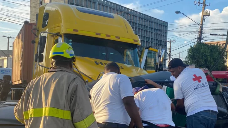 Seis personas heridas como resultado de un accidente de tránsito en el Distrito Nacional