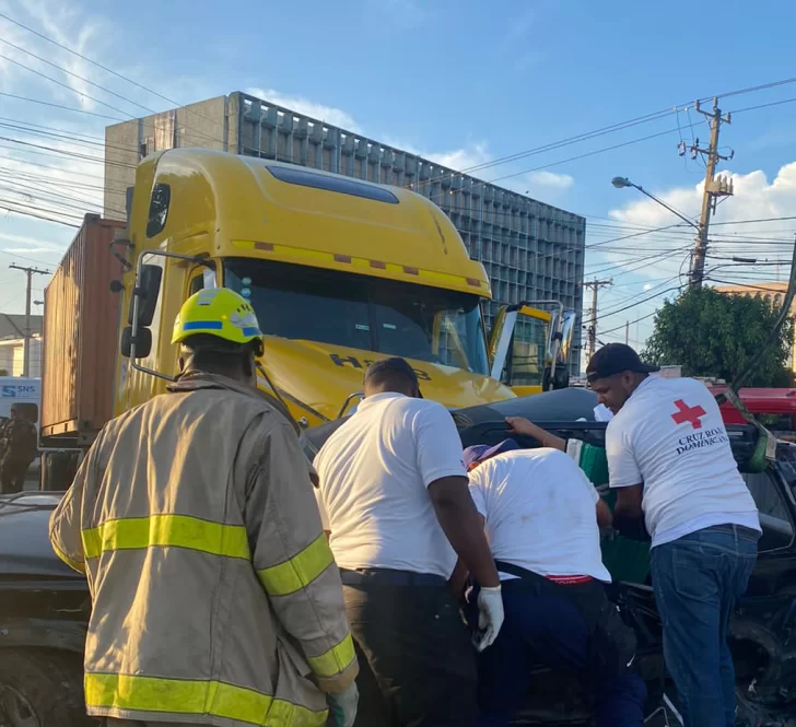 Seis personas heridas como resultado de un accidente de tránsito en el Distrito Nacional