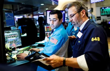 Wall Street abre en rojo y el Dow Jones baja un 0,57 %