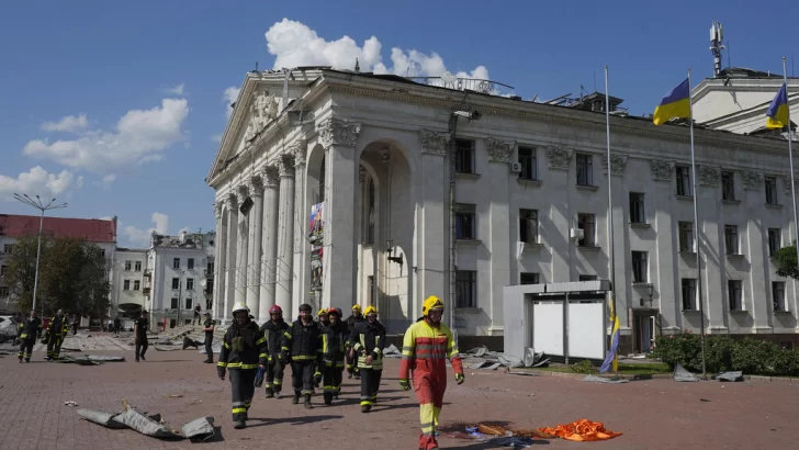 Rusia ataca la ciudad ucraniana de Chernígov durante festividad religiosa