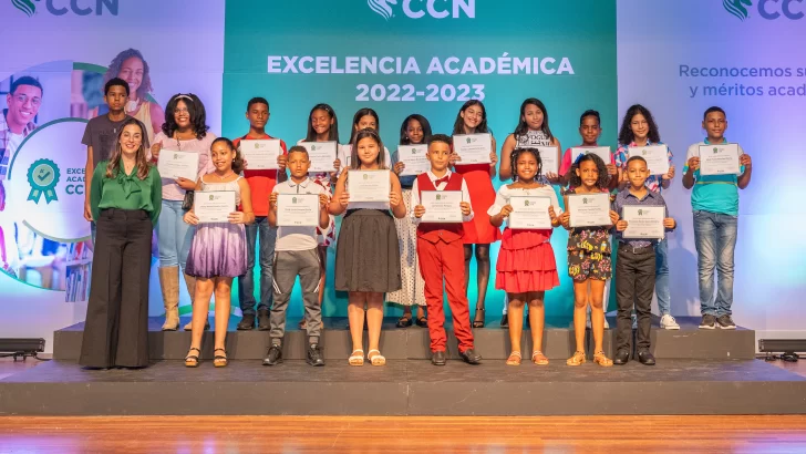Centro Cuesta Nacional reconoce la excelencia académica de hijos e hijas de sus colaboradores
