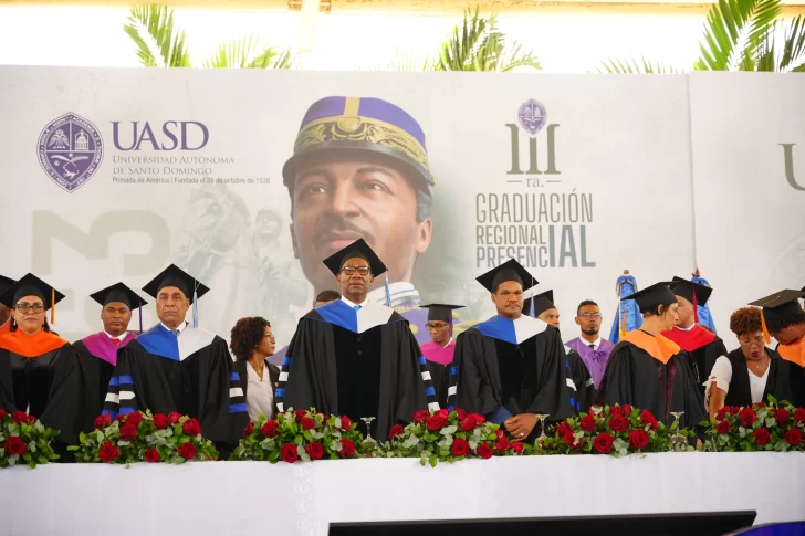 UASD inviste a 1,358 profesionales de Grado y Postgrado en la Región Este