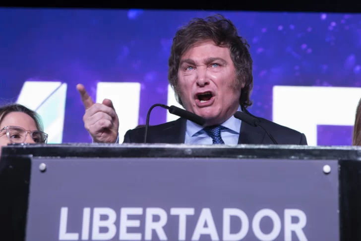 Javier Milei tacha a oposición de 'corruptos' y 'sádicos' al defender su reforma estatal