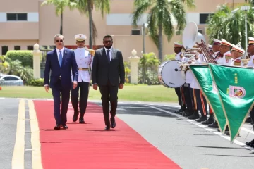 El presidente de Guyana llega al país en visita oficial