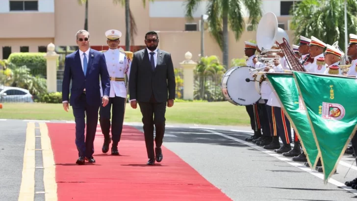 El presidente de Guyana llega al país en visita oficial