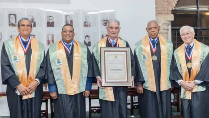 Dr. José Joaquín Puello Herrera recibe el Laudatio Académica, la más alta distinción de la Academia de Ciencias