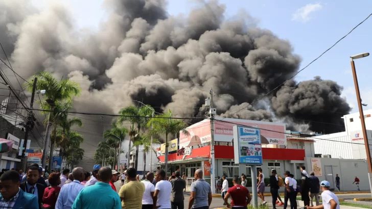 Abinader confirma son 11 los desaparecidos tras explosión de San Cristóbal