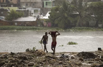 Lluvias ocasionan desbordes de ríos y cañadas que inundan calles y cultivos