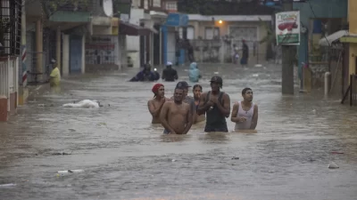 Tras dos días de expectación, los dominicanos sufren los efectos de la tormenta Franklin