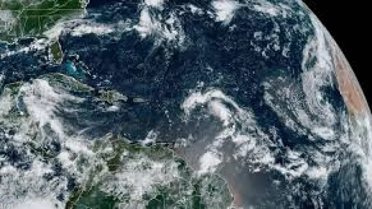 Vigilan tres sistemas tropicales que pueden desarrollarse en el Atlántico en días próximos