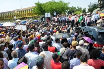 Leonel anuncia con un mes de anticipación manifestación en Plaza de la Bandera