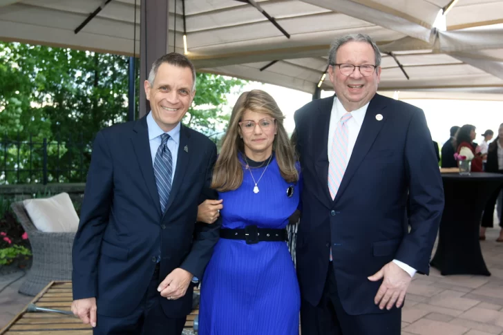 Mark-Sutcliffe-alcalde-Ottawa-Michelle-Cohen-y-David-Cohen-728x485