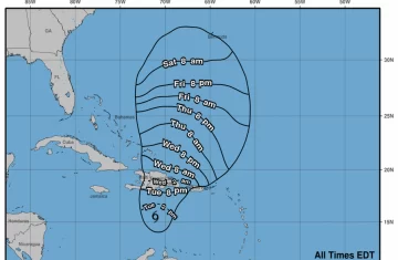 Franklin sigue su camino hacia República Dominicana, ya con lluvia fuerte e inundaciones