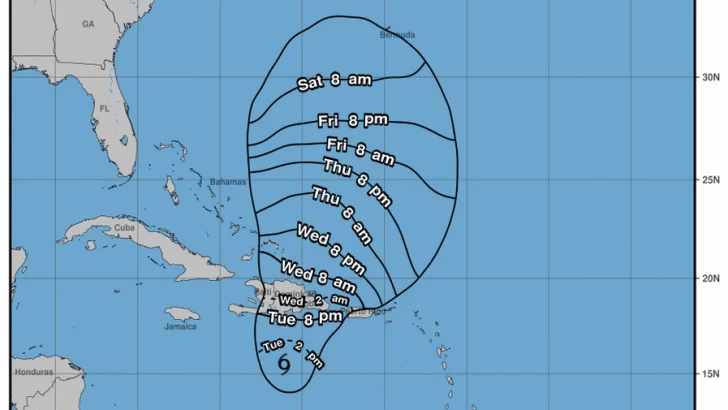 Franklin sigue su camino hacia República Dominicana, ya con lluvia fuerte e inundaciones