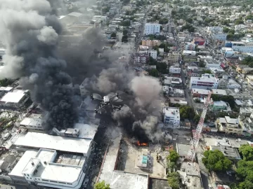 Gases inflamables debido al calor del plástico generaron explosión e incendios