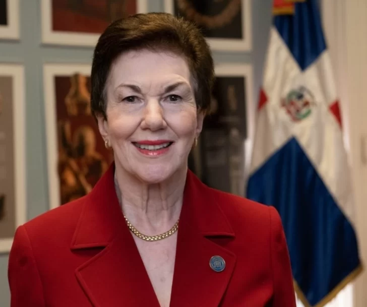 Embajadora Sonia Guzmán saluda decisión judicial impide trabas a comercio de cigarros premium en Washington DC