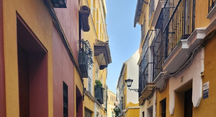 Sevilla-calle-de-la-juderia.-Foto-propia.-728x395